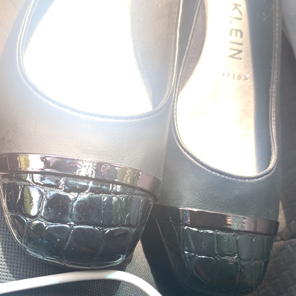 Shoes - Picture 2 of 3